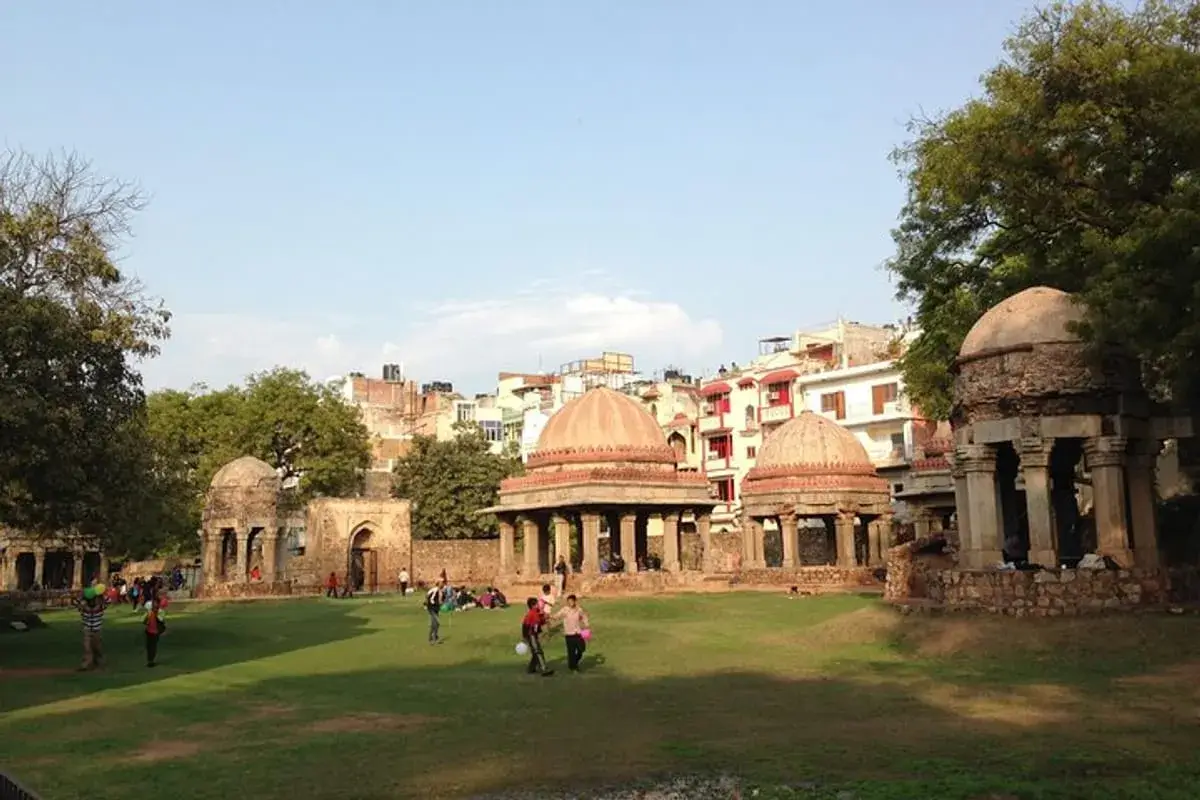 Hauz Khas Village: How To Reach, Places to Visit, Restaurants, Things to Do